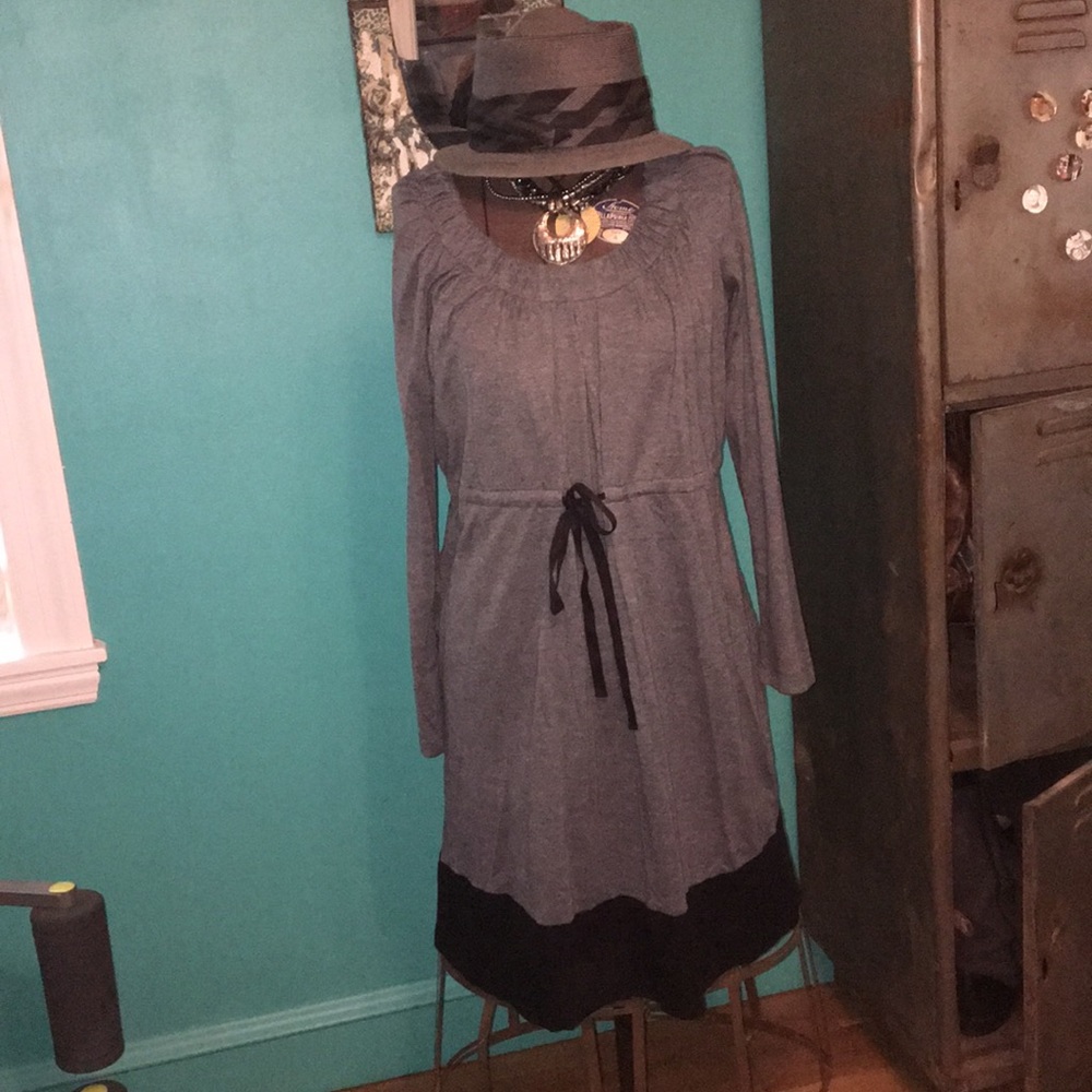 🍀Simply Vera flattering dress